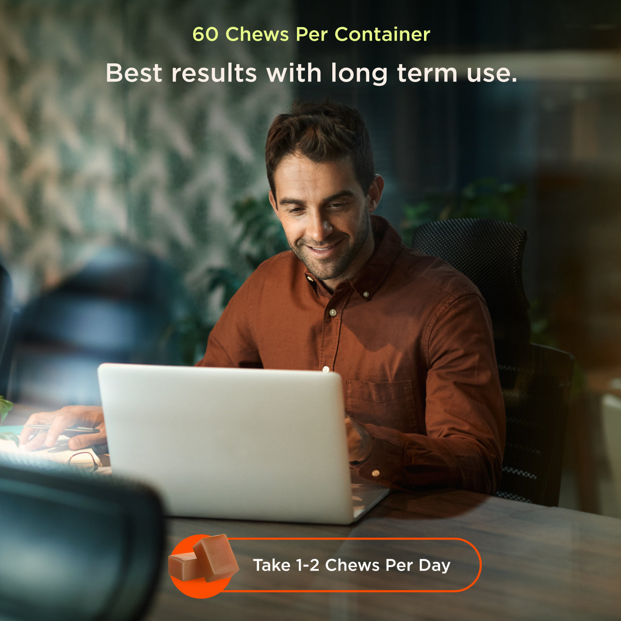 Man using a laptop with text about chews per container and usage instructions.